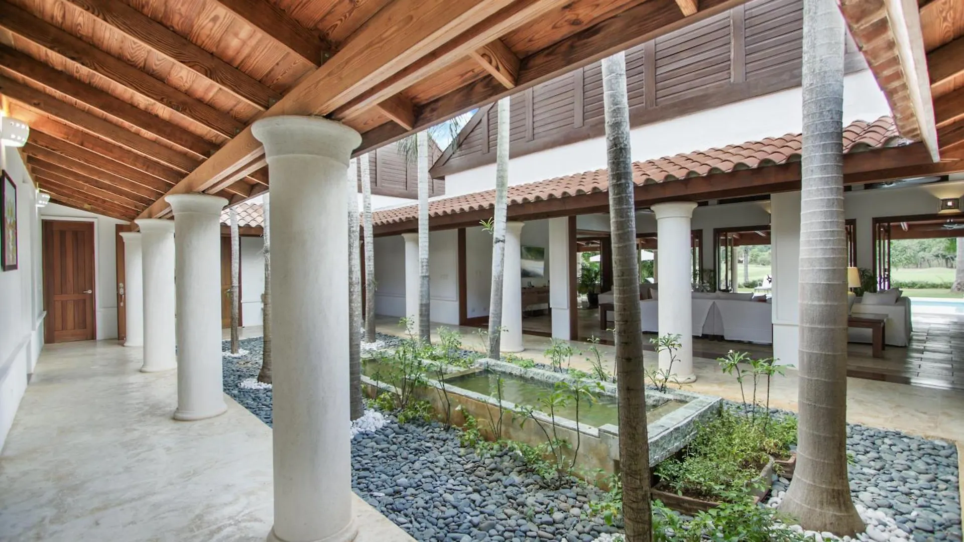 Gorgeous Villa At Casa De Campo - With Large Pool, Cook, Maid And 2 Golf Carts La Romana