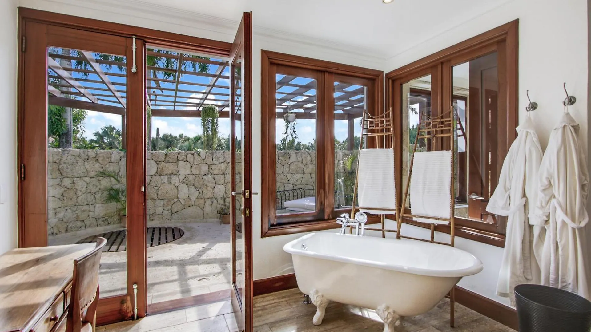 Gorgeous Villa At Casa De Campo - With Large Pool, Cook, Maid And 2 Golf Carts La Romana 0*,