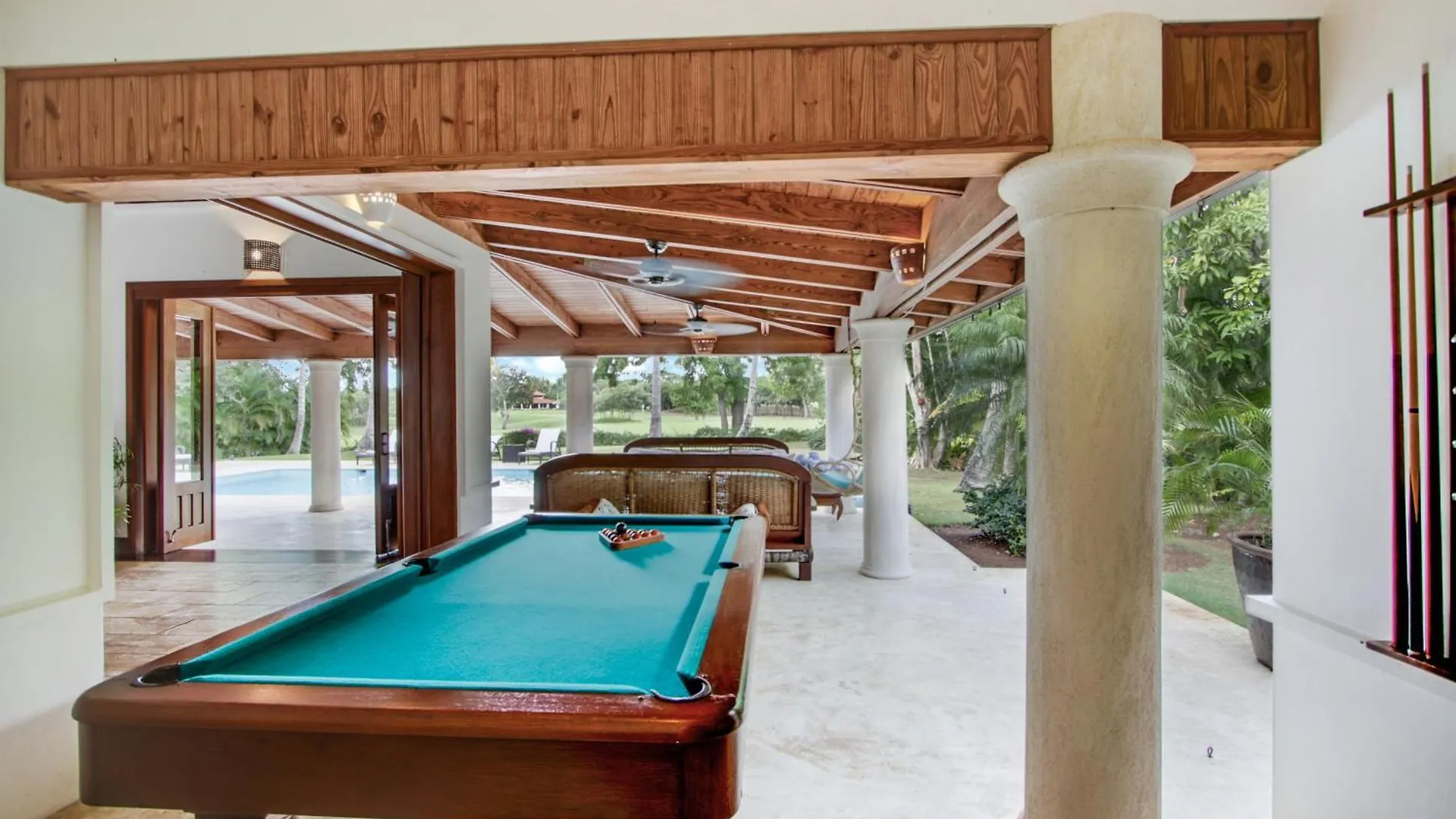 Gorgeous Villa At Casa De Campo - With Large Pool, Cook, Maid And 2 Golf Carts La Romana
