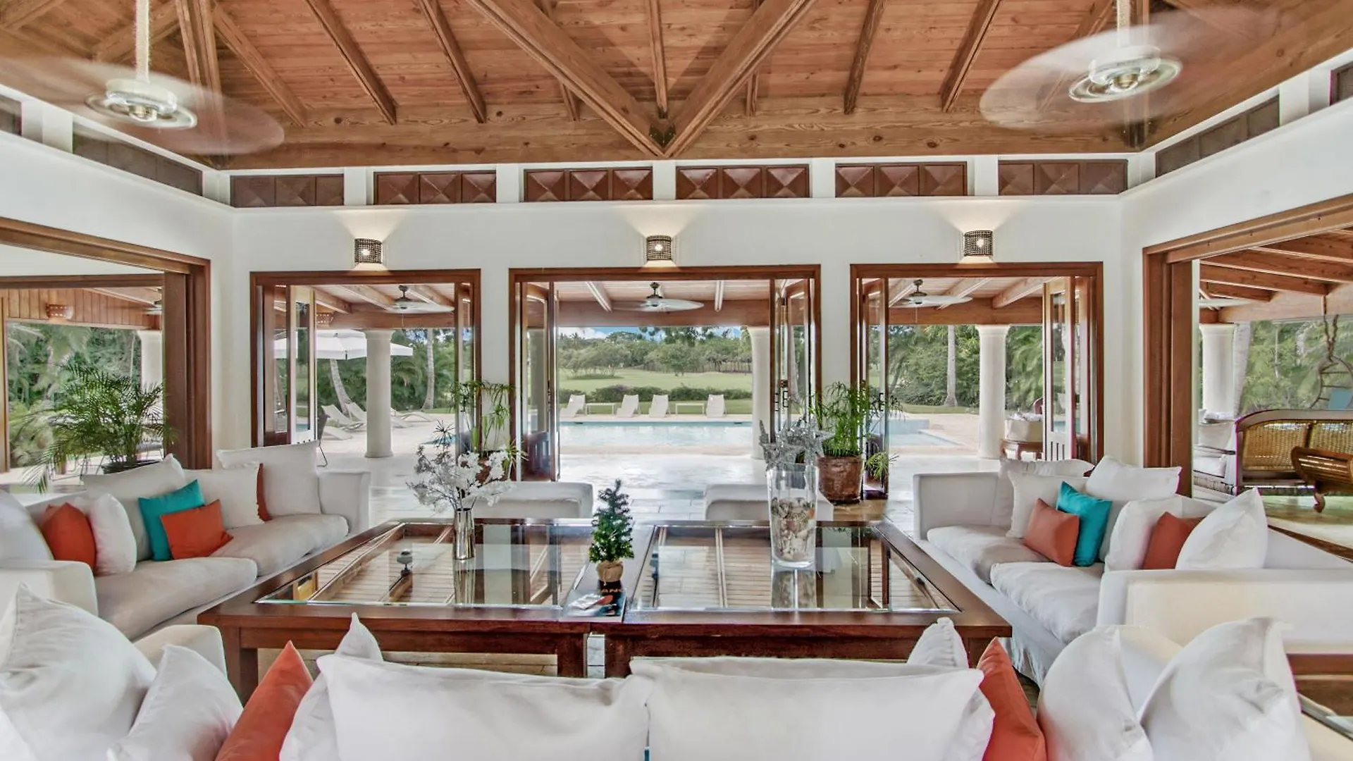 Gorgeous Villa At Casa De Campo - With Large Pool, Cook, Maid And 2 Golf Carts La Romana